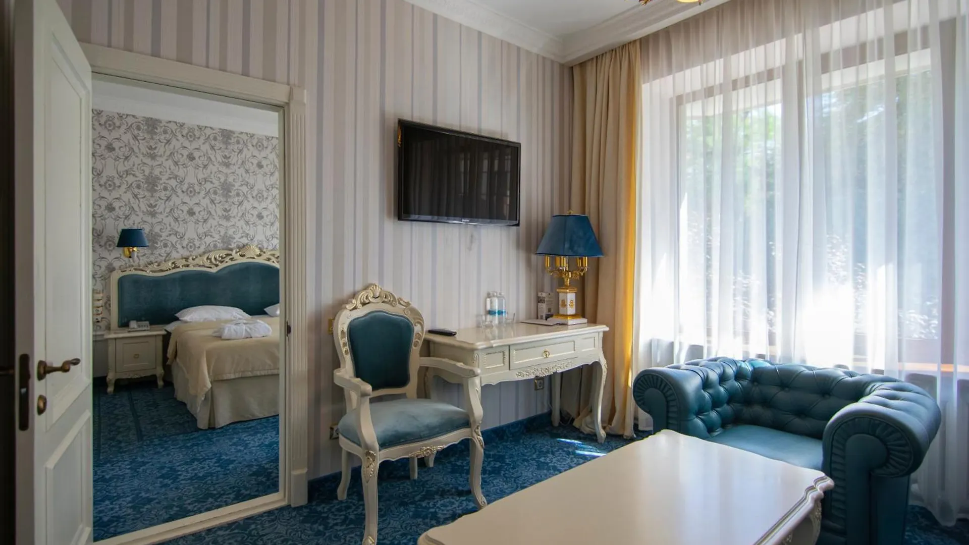 Royal Olympic Hotel Kyiv 3*,
