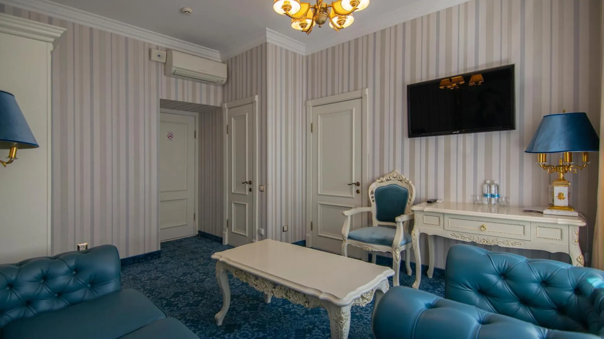 Royal Olympic Hotel Kyiv 3*,