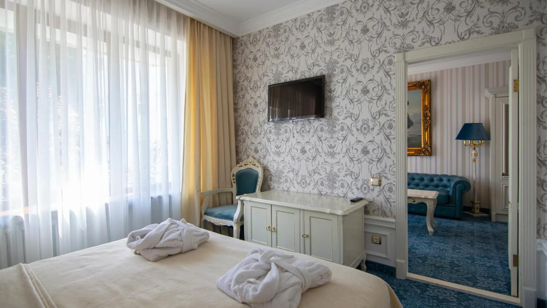 Royal Olympic Hotel Киев 3*,  Украина